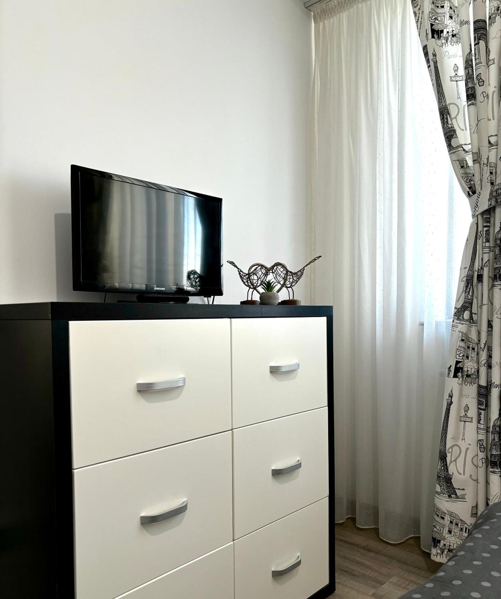 Taste Of Iasi - Two Room Apartment - Central - Sunset Touch 외부 사진